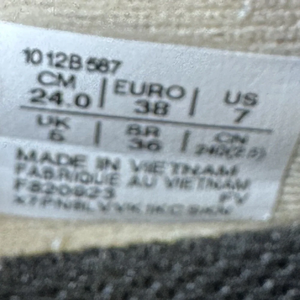 Asics Womens GT-2000 12 Womens Size 7 Beige Road Running Shoes Sneakers 1012B587